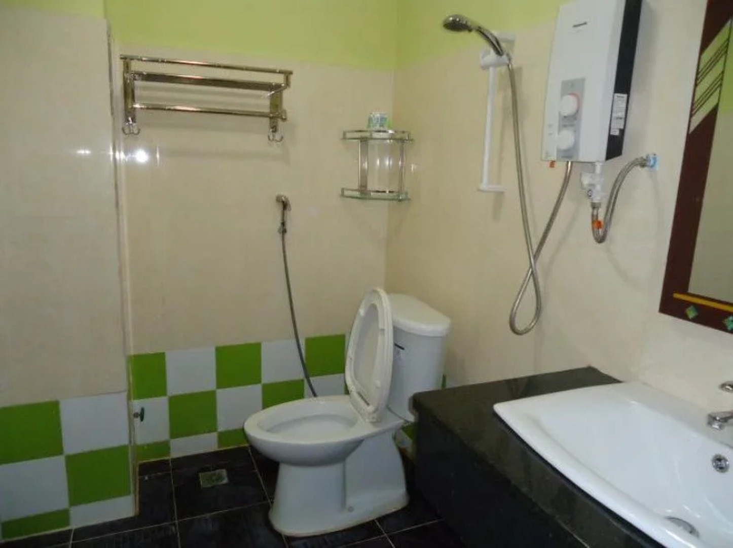 Luck Life World Hotel