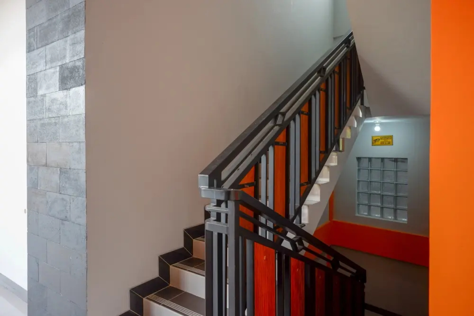 RedDoorz Syariah near Rumah Sakit Bhina Bhakti Husada