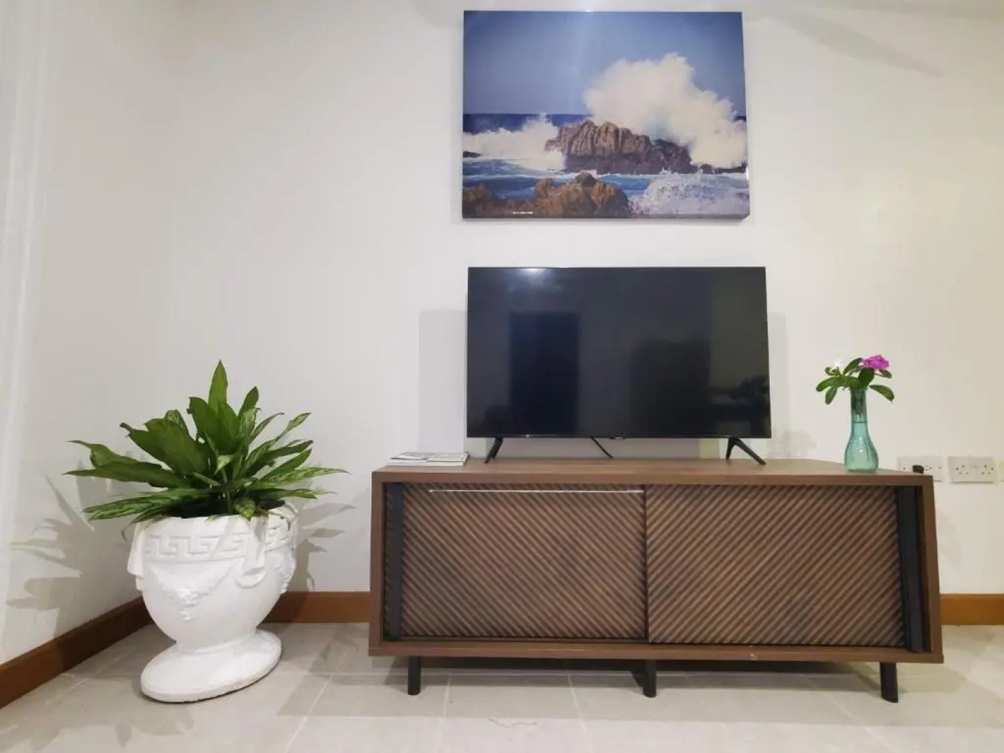 R7 Haven apartment near beach