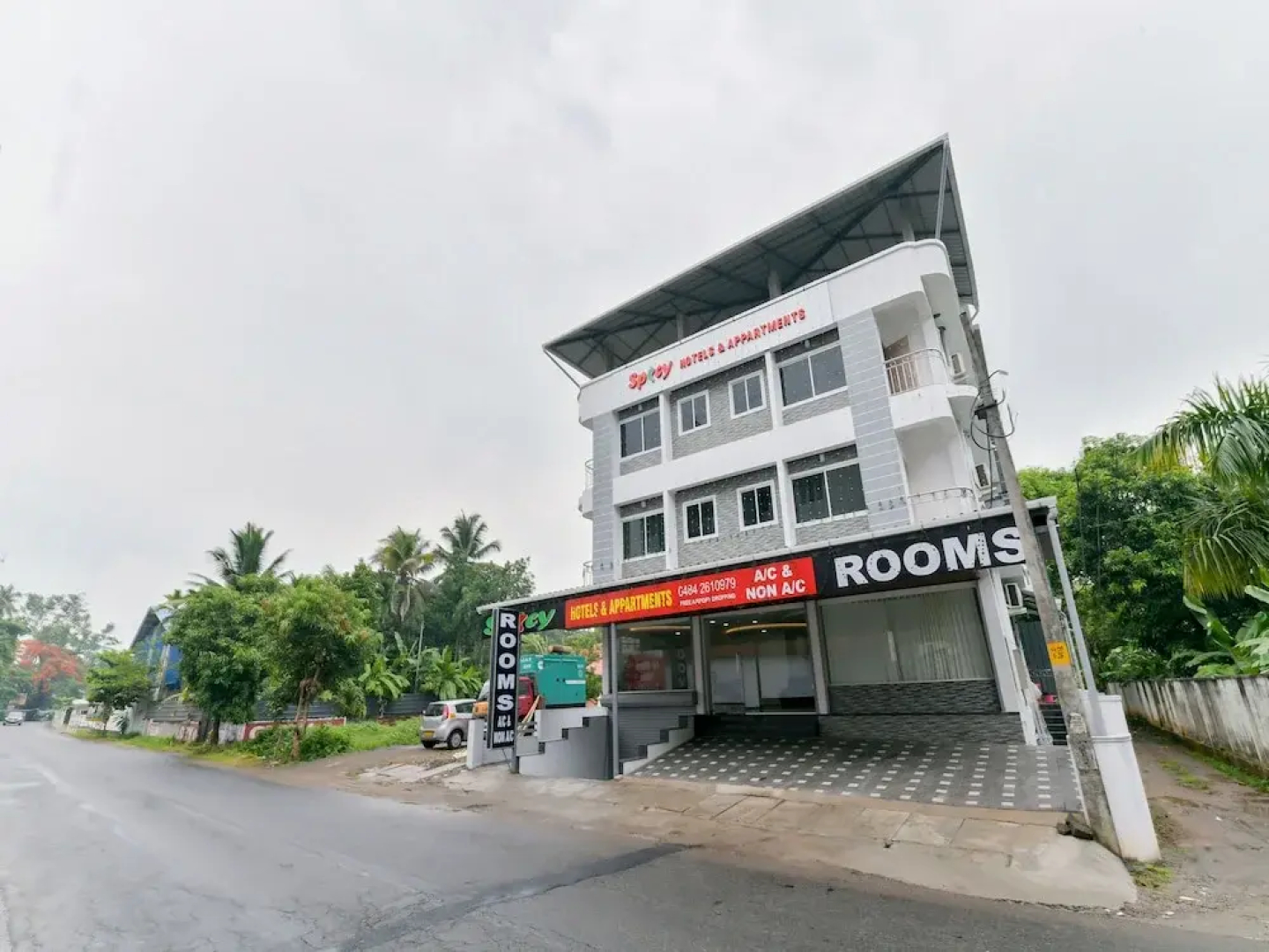 OYO 14879 Home Elegant 1BHK Kochi Airport