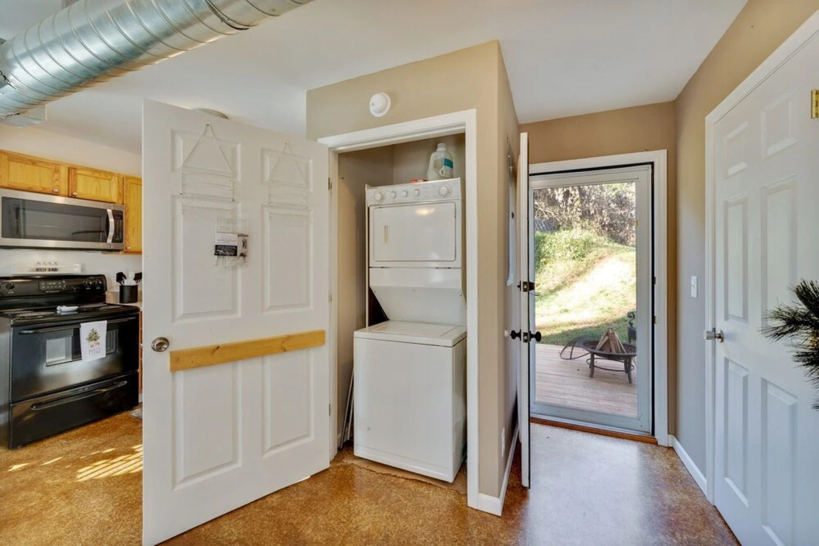 The Holly House In Downtown Demorest 2 Bedroom Home by Redawning