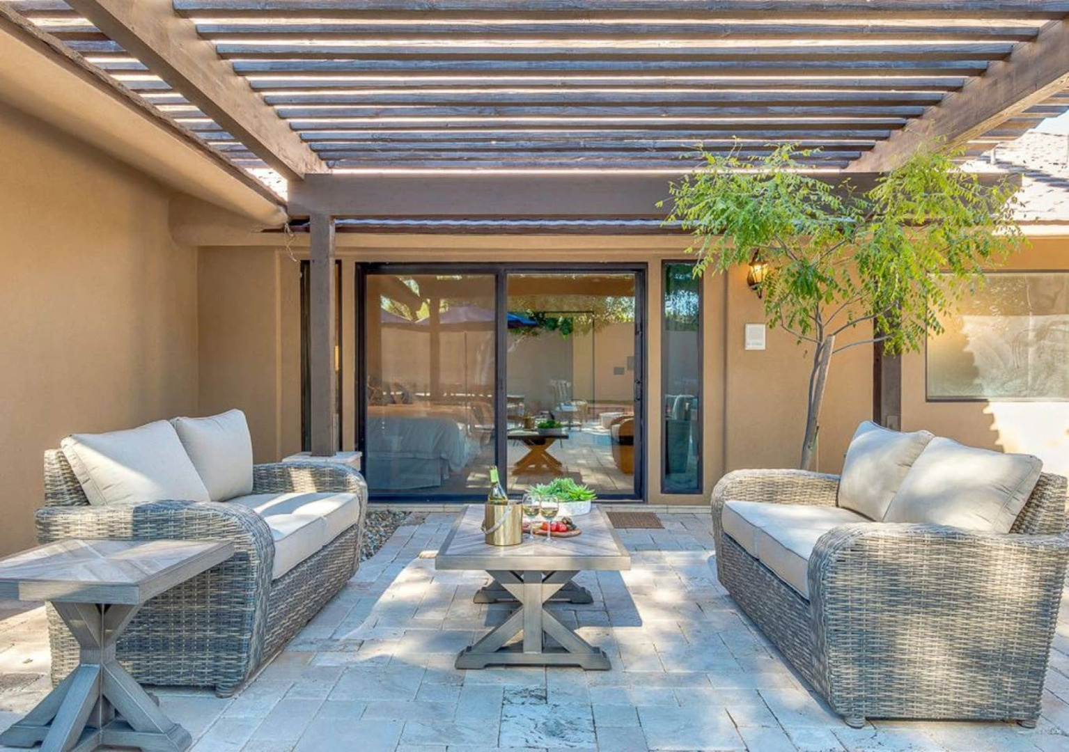 Your Oasis-Private Estate Resort 6Bdrm/5.5 Bath/Pool Misters