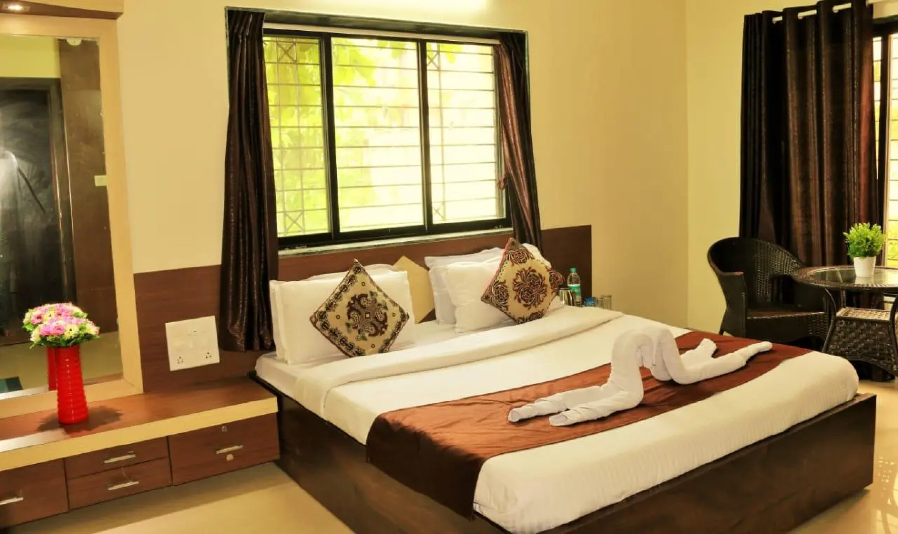 Valley Nest Service Apartment