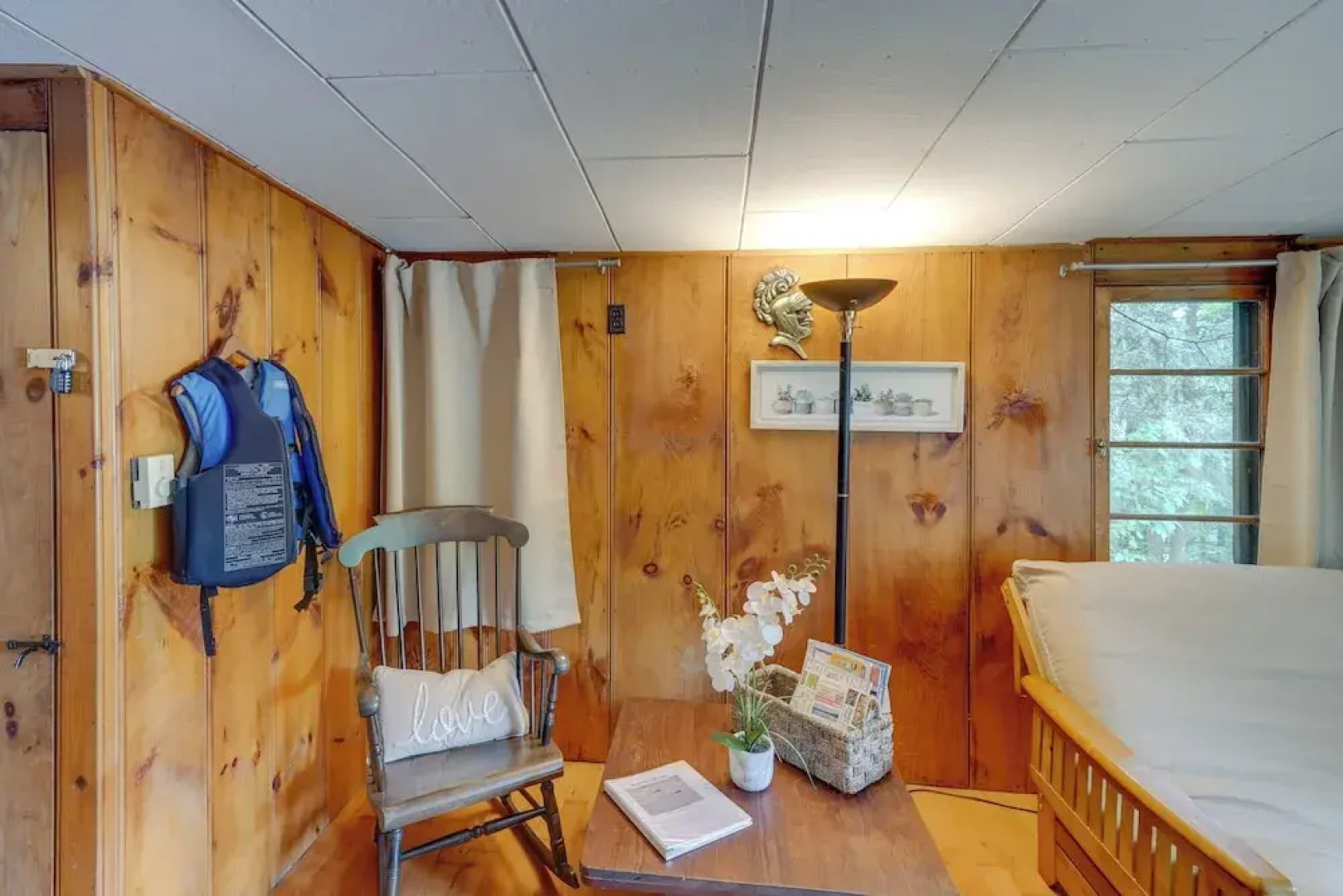 Rustic Berkshires Cottage at Lake Buel w/ Kayaks!