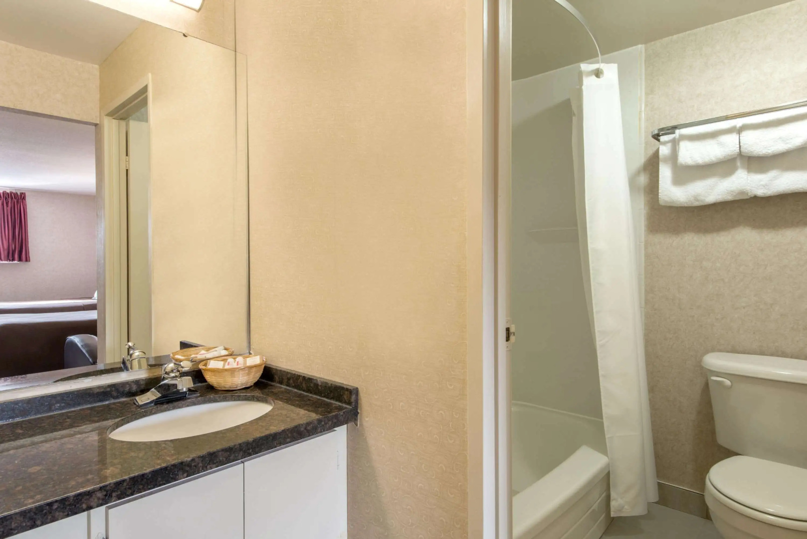 Howard Johnson by Wyndham Gravenhurst