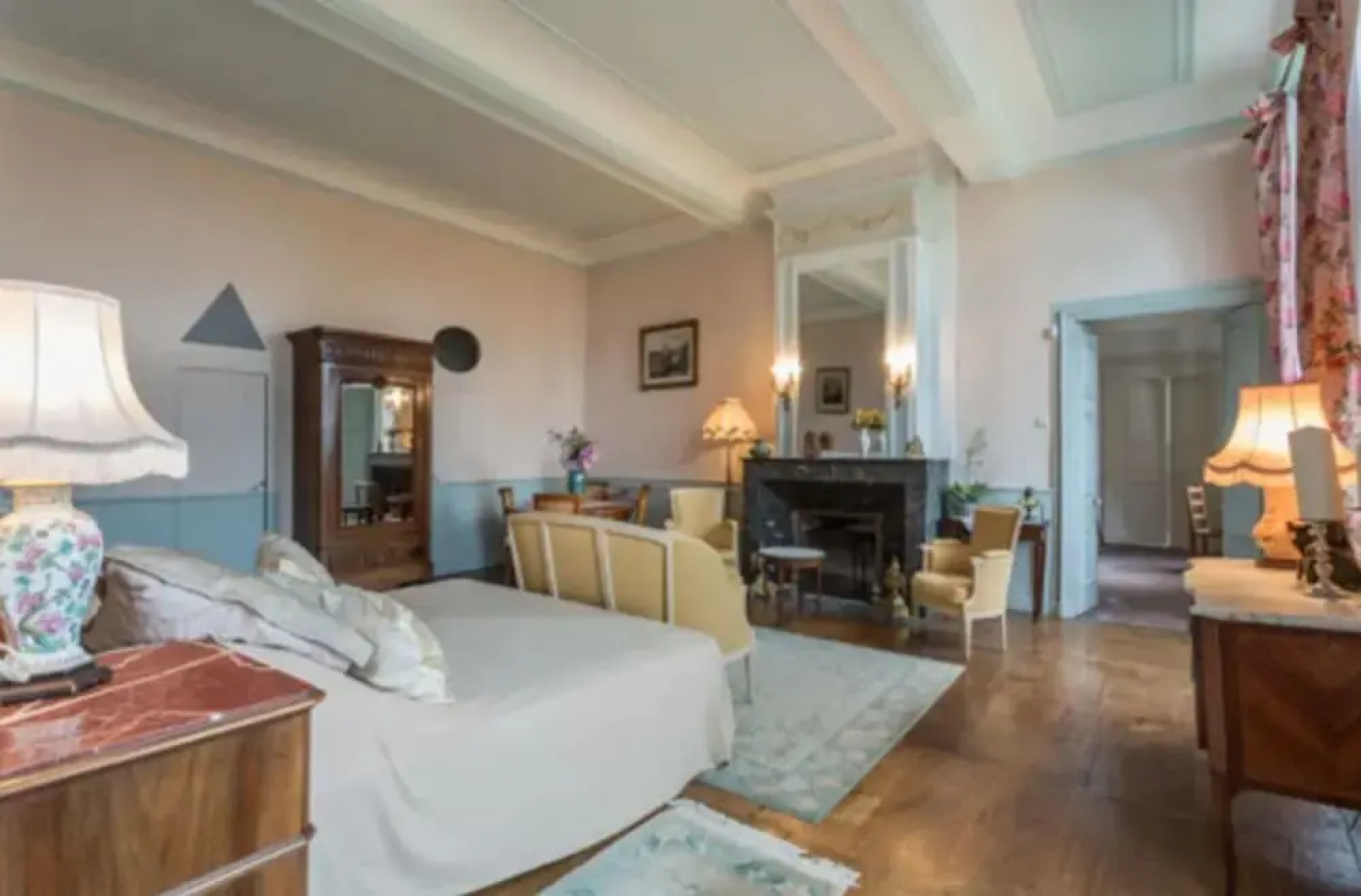 Le Château D'Estrac