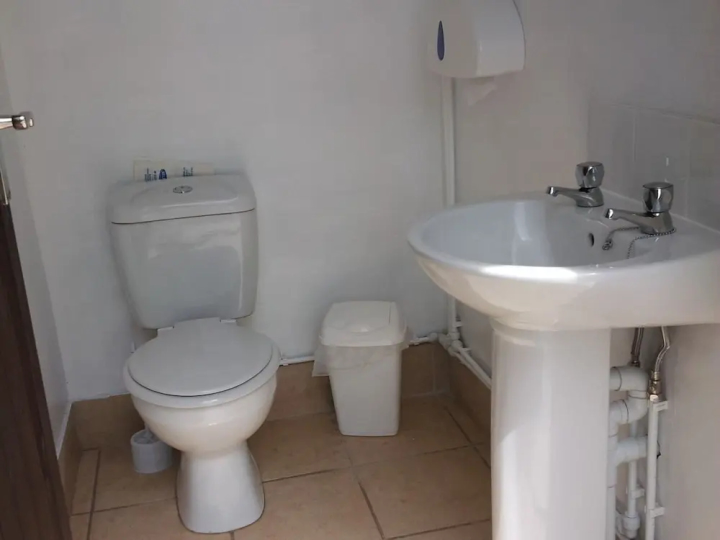 The Little Hide - Adult Only Camping Pods