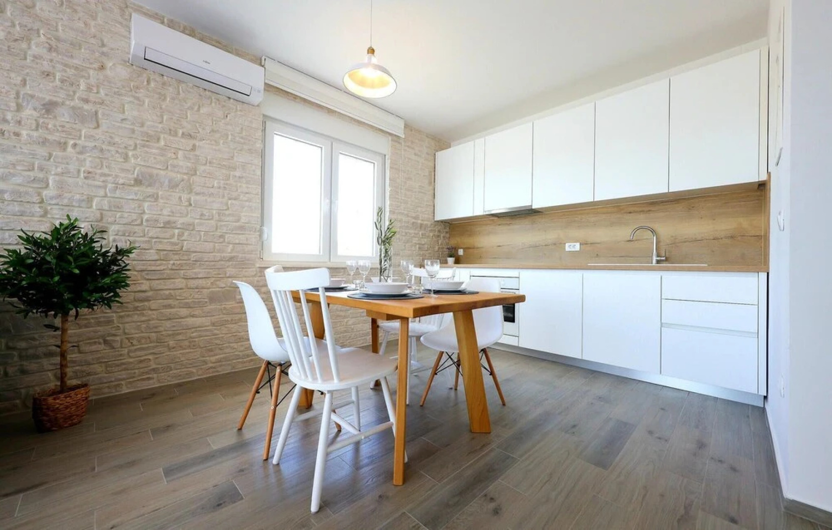 Nice Home in Vrsi With 4 Bedrooms, Wifi and Outdoor Swimming Pool