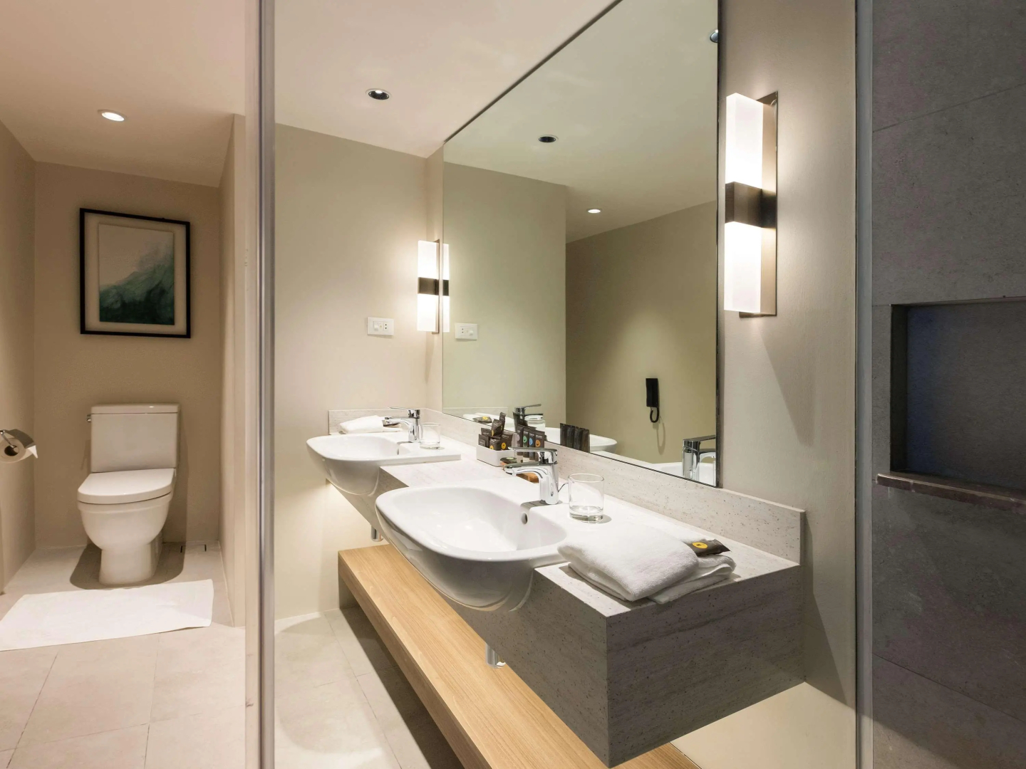 Novotel Suites Manila at Acqua
