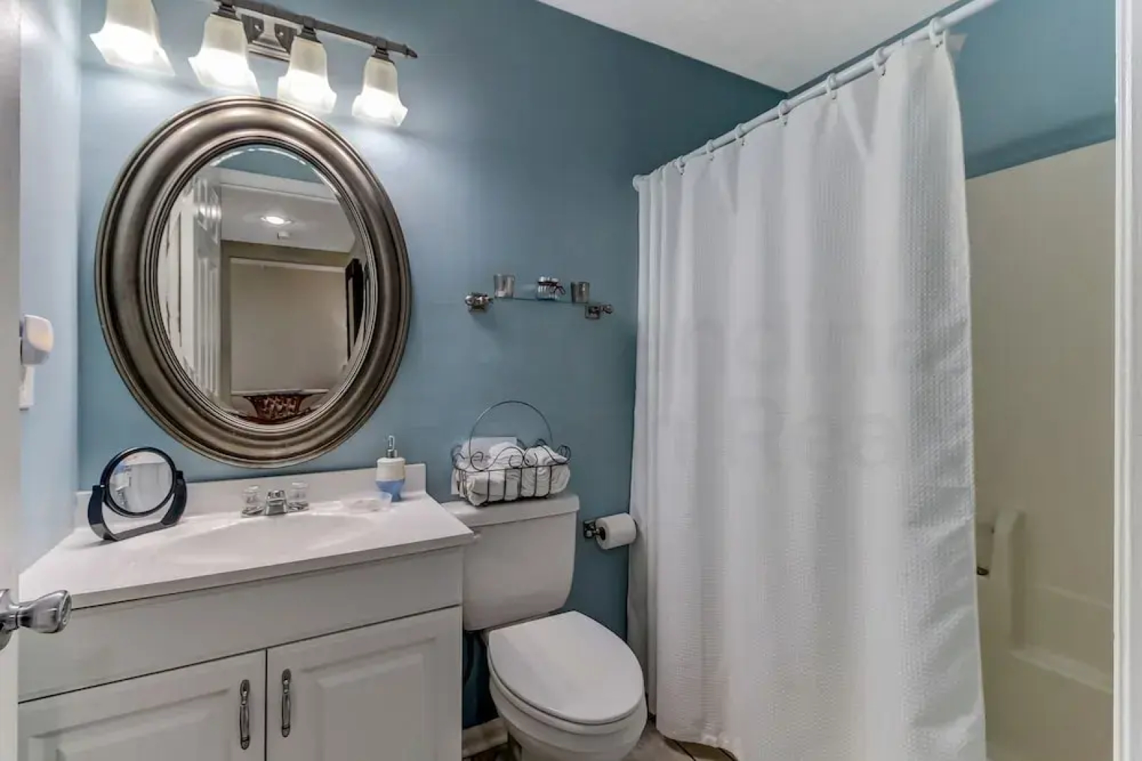 Coral Sands 102 2 Br condo by RedAwning