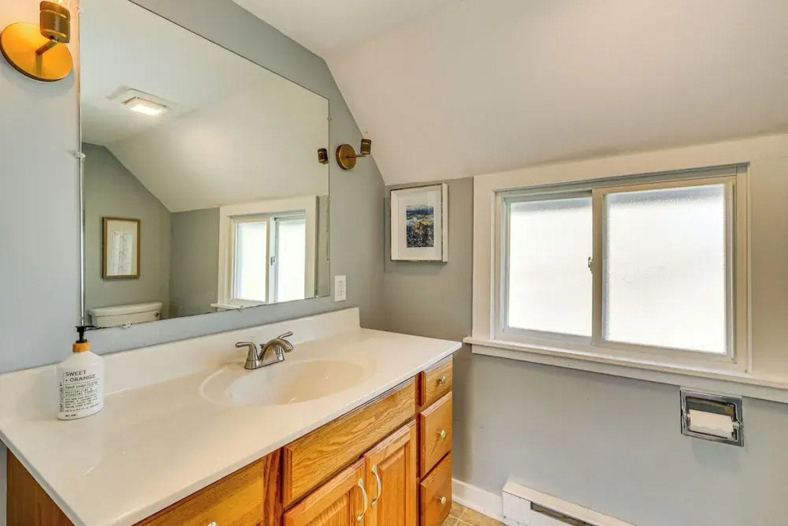 Walk to Hawk's Nest Beach: Coastal Old Lyme Apt