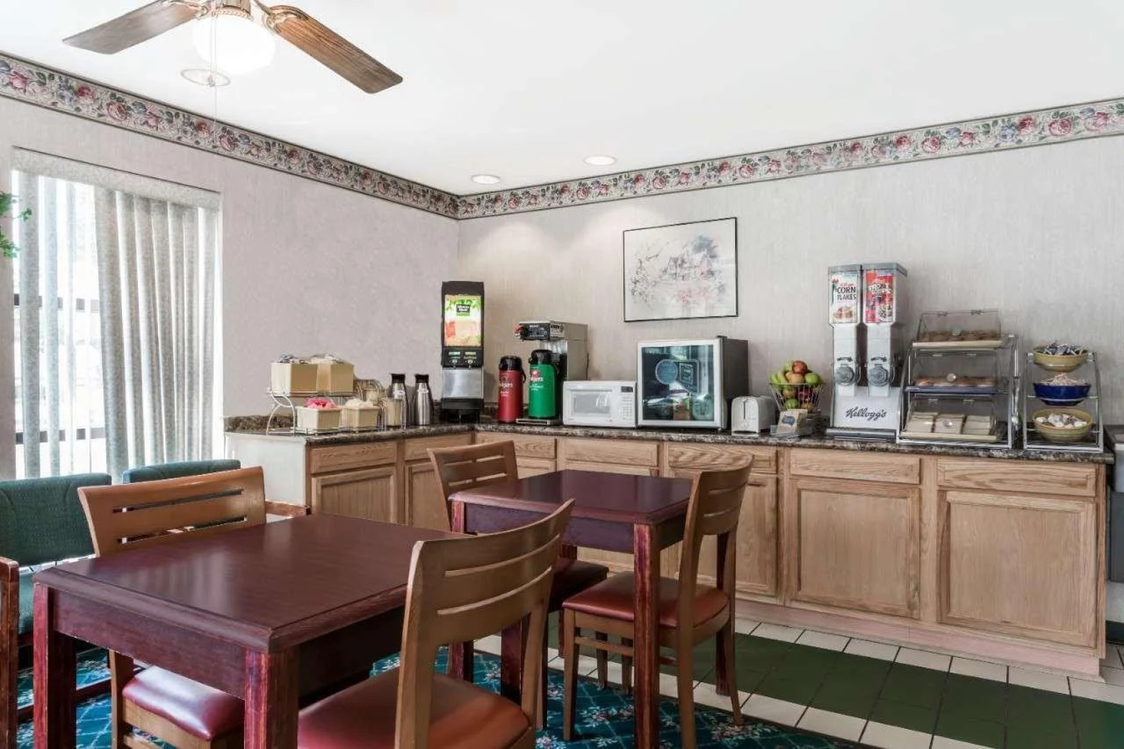 Brentwood Inn & Suites