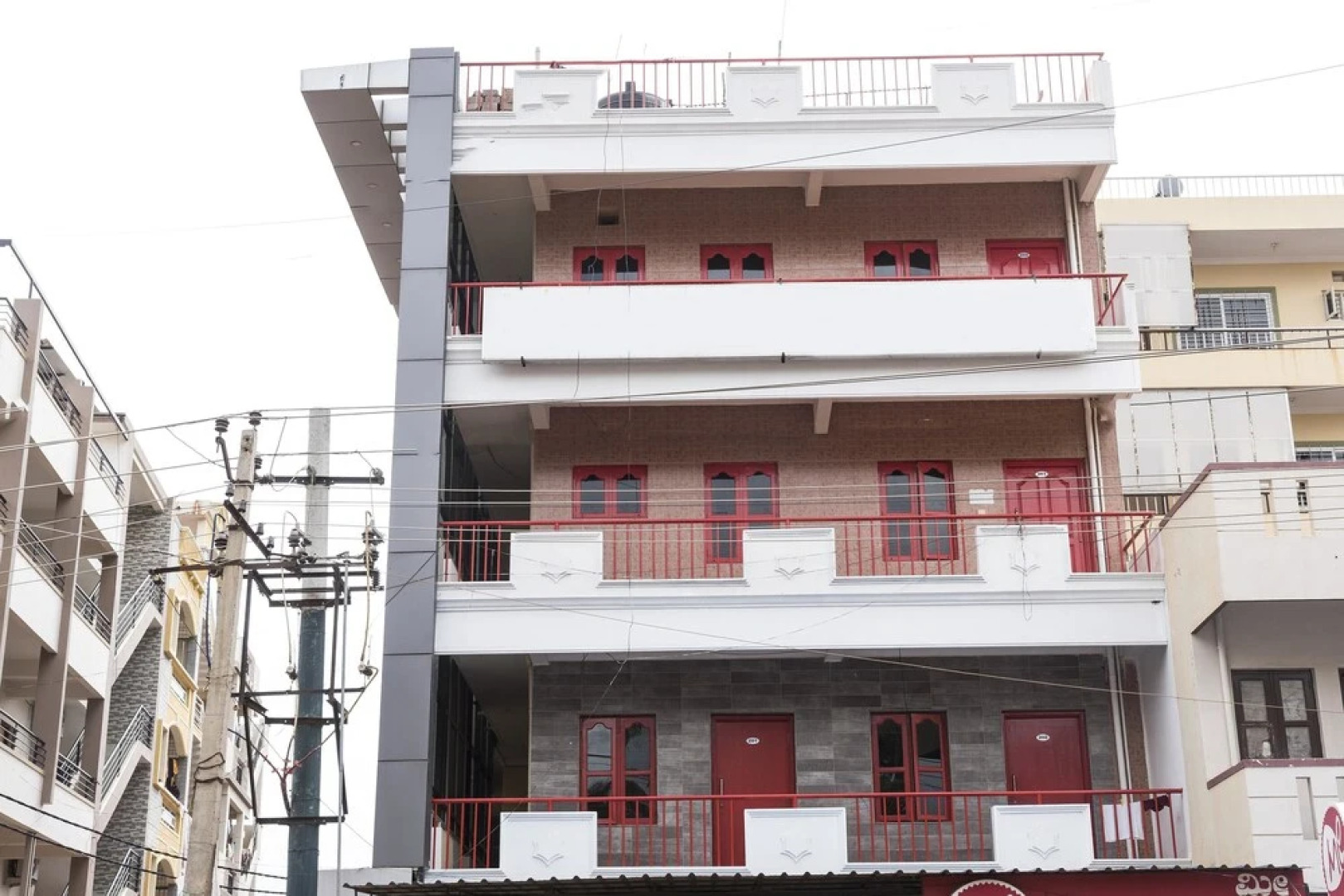 OYO 10010 R V Comforts