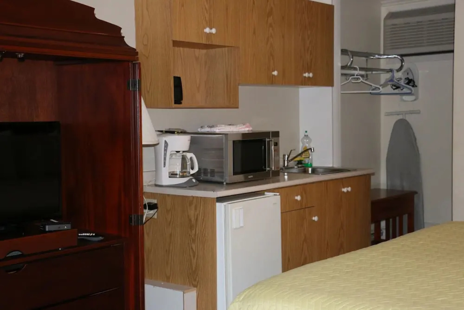 Midtown Motel & Suites