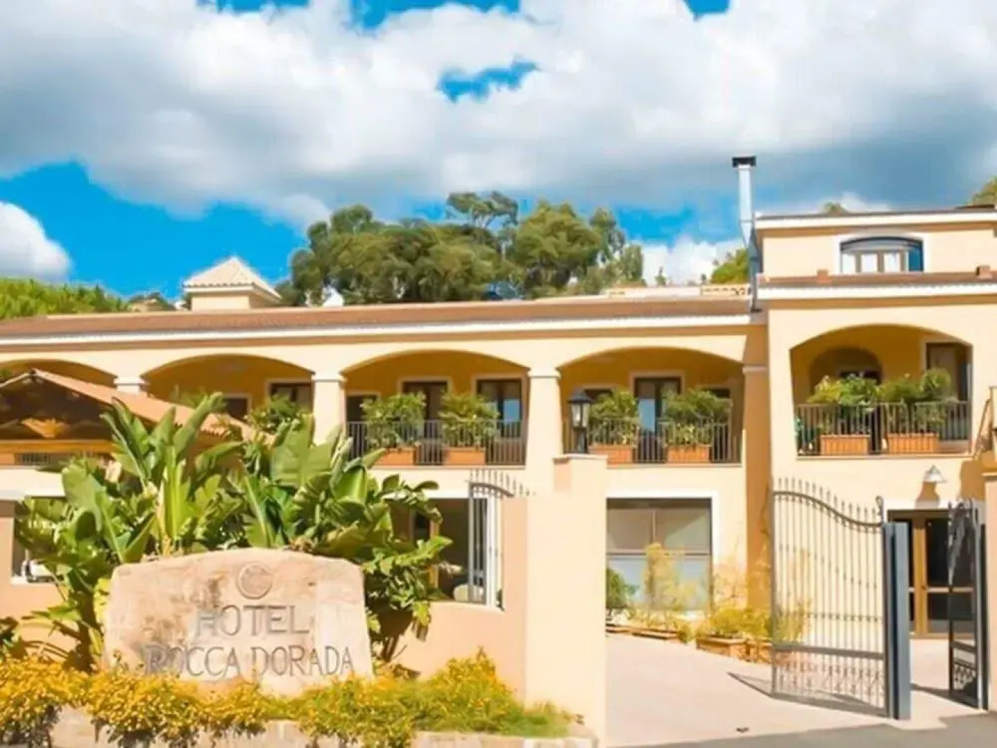 Hotel Rocca Dorada