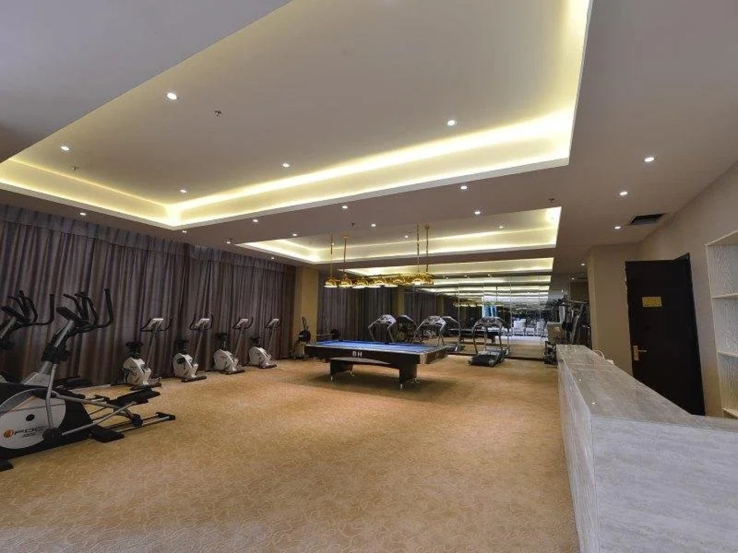 Huang He  International   Hotel