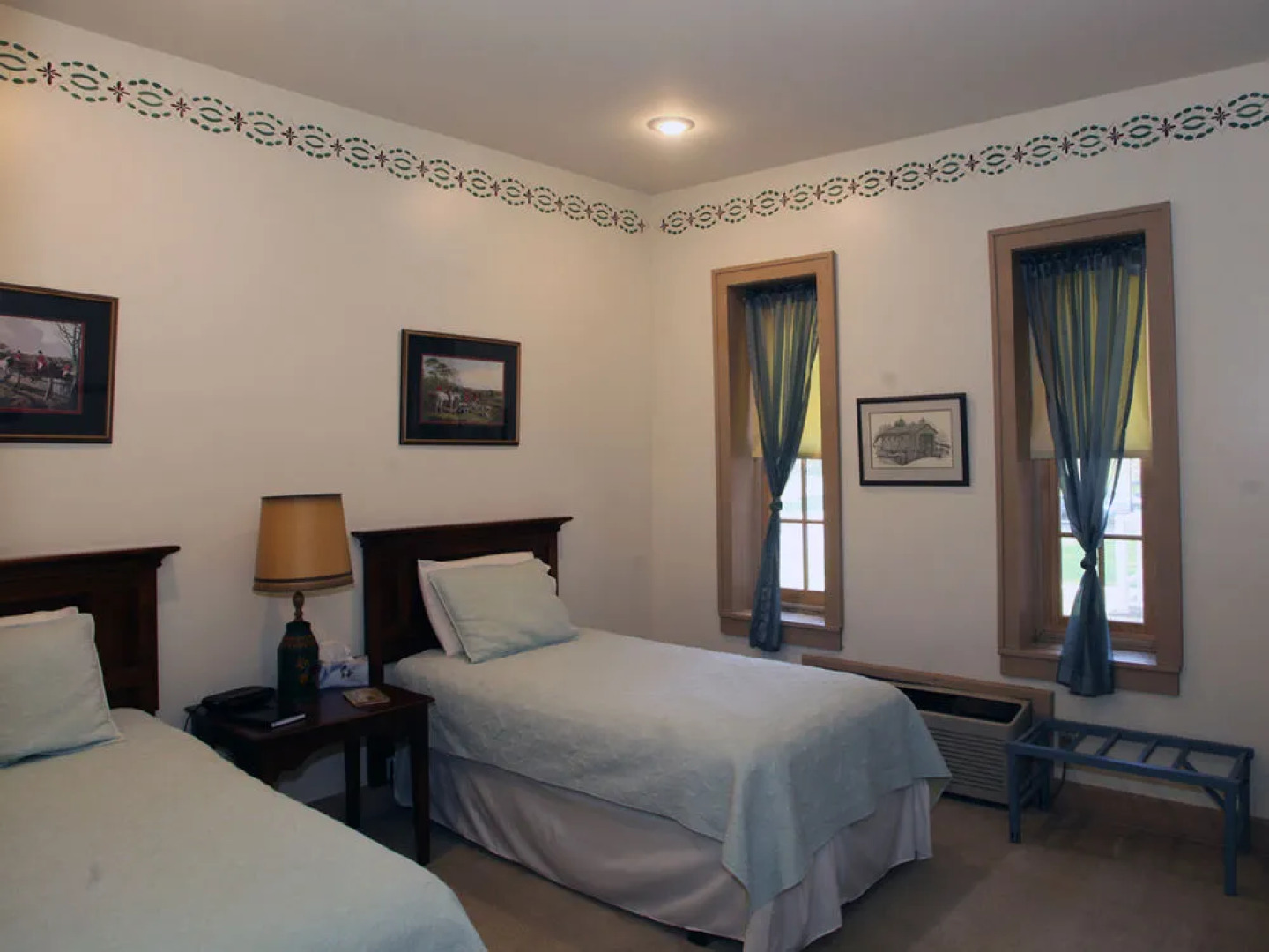 Oak Valley Inn & Suites