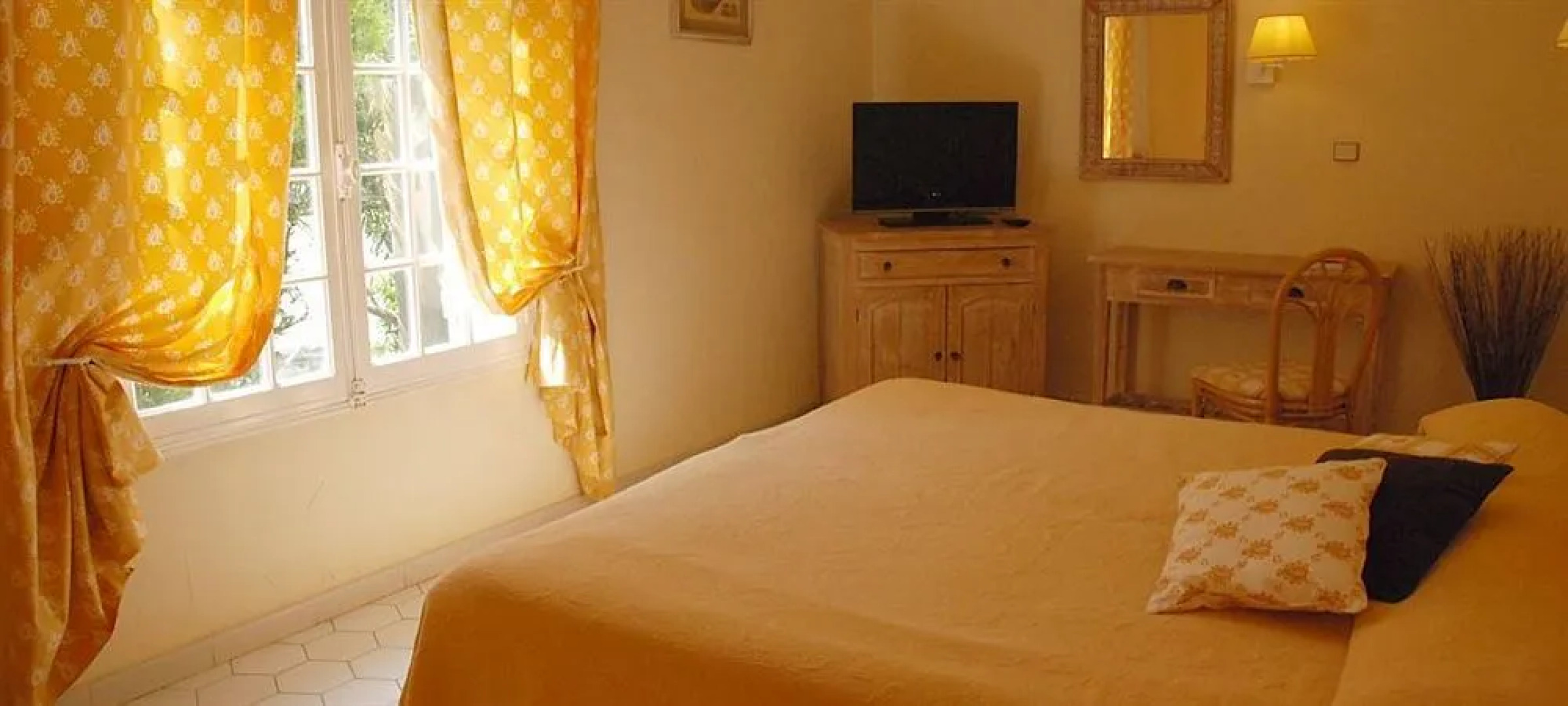 Hotel Les Mazets Des Roches