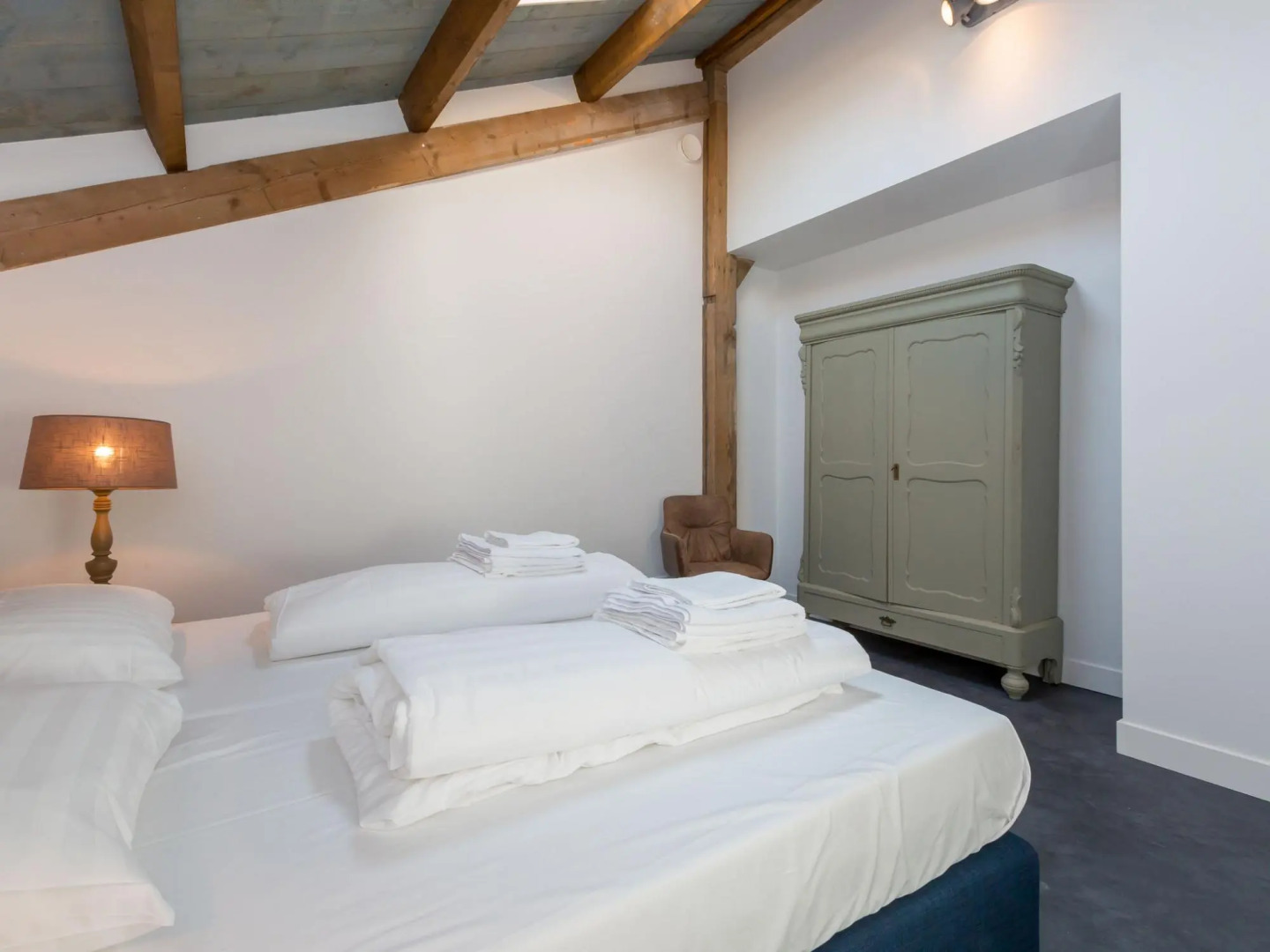 Family House Near Vrouwenpolder Beach