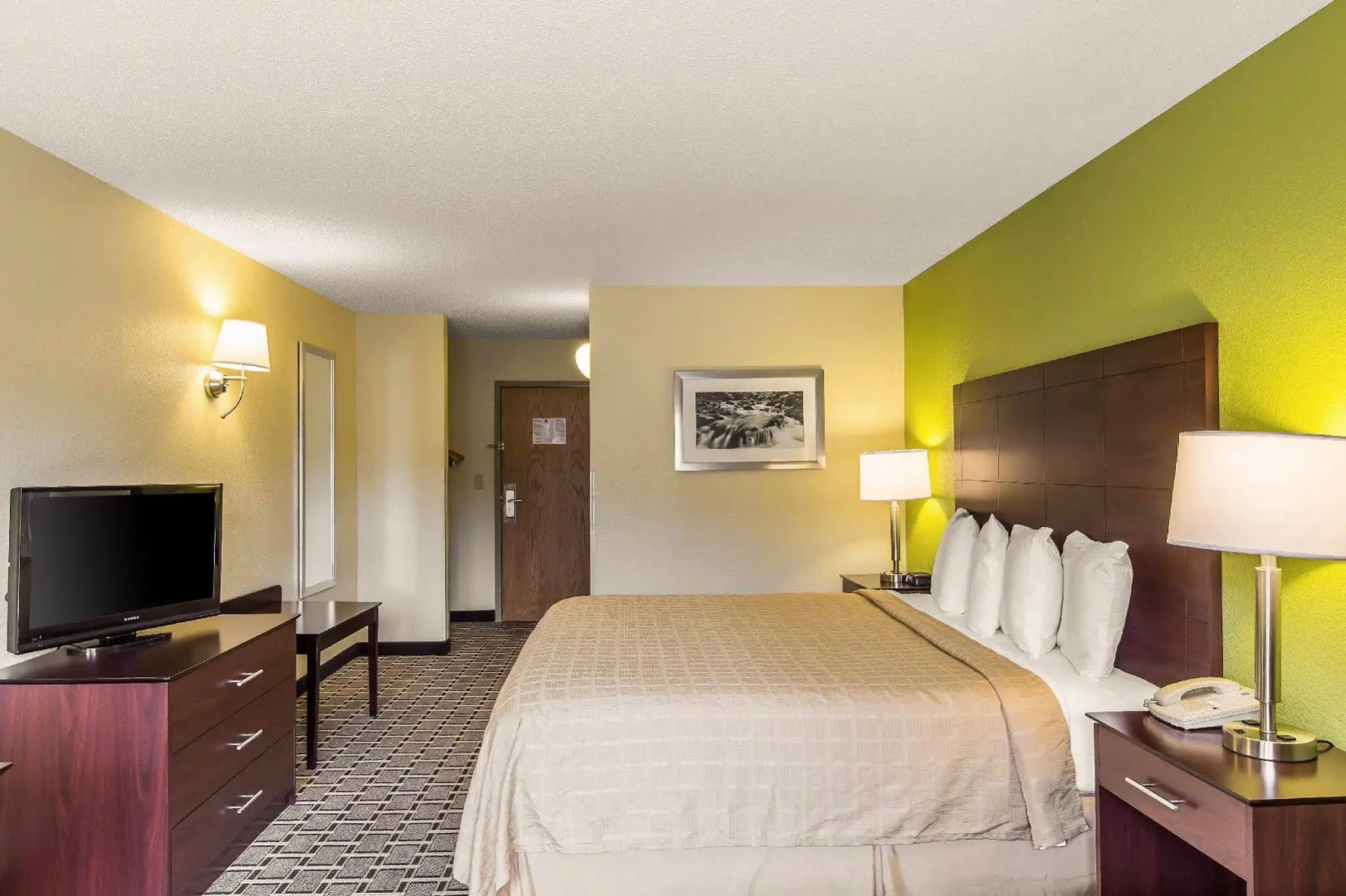 Quality Inn Cherokee Riverside