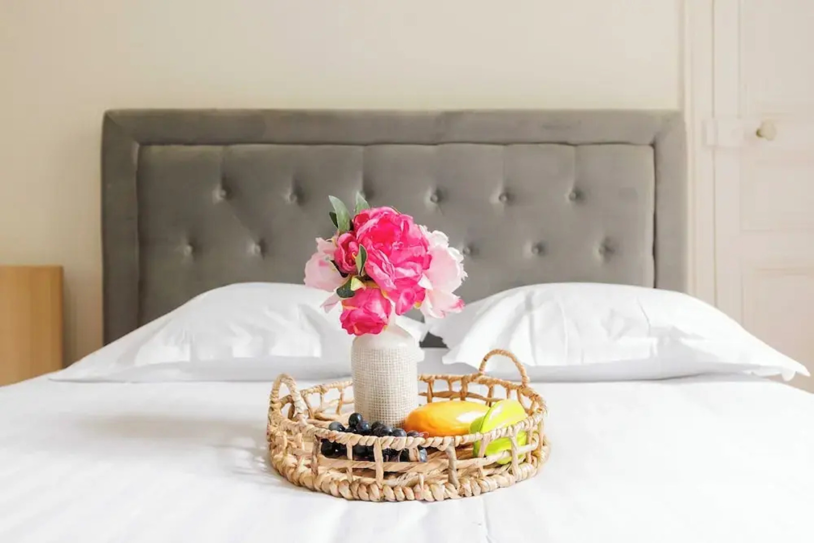 Chic and Refined Apartment