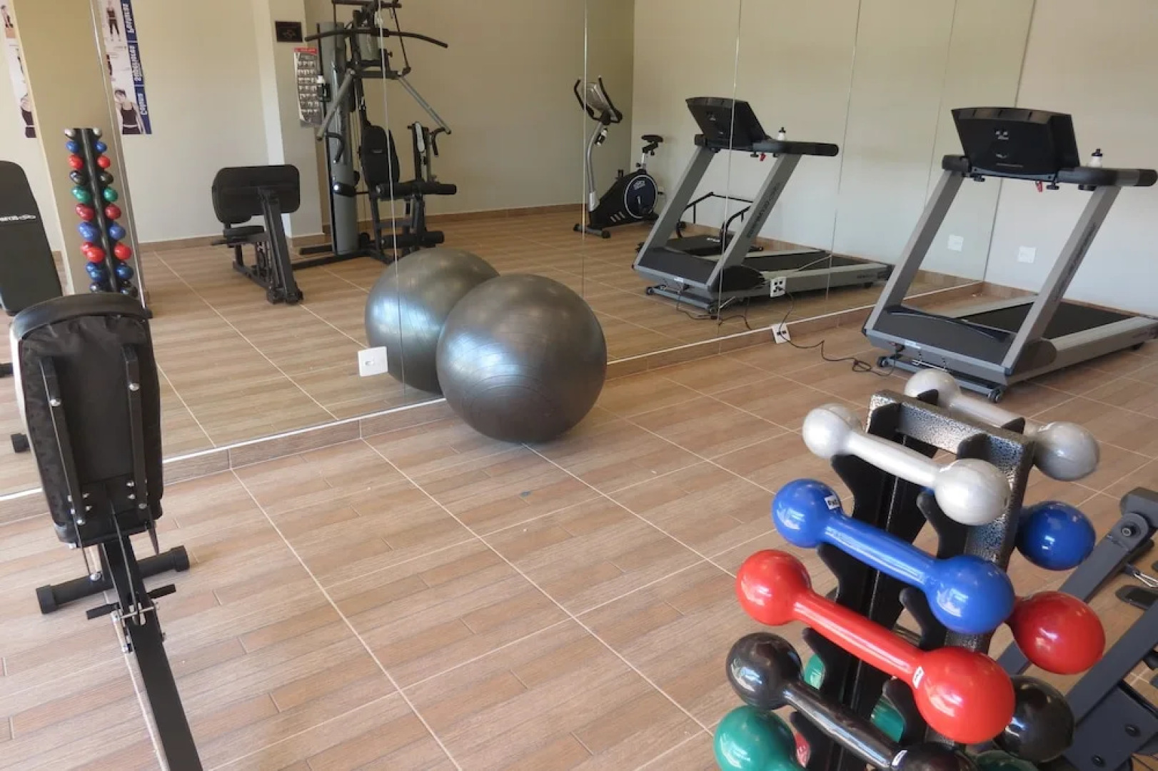 Prado Hotel Business