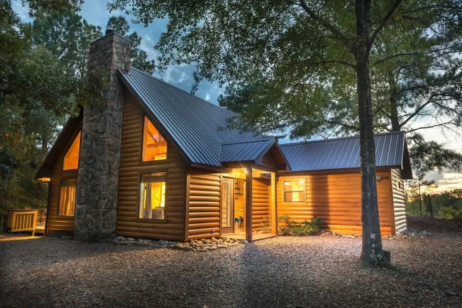 Okehi Pine Cabin With Wood Burning Fireplace and Outdoor Hot Tub by Redawning