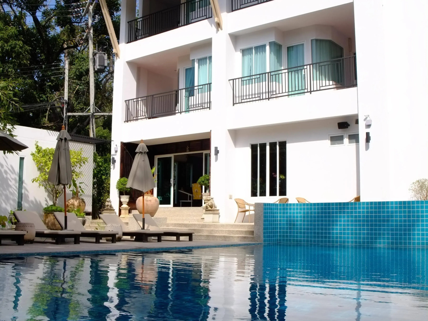 Zantiis Ndol Villas