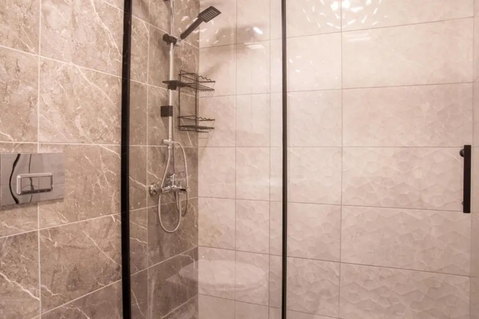 Spacious and Furnished Flat With Balcony in Izmir