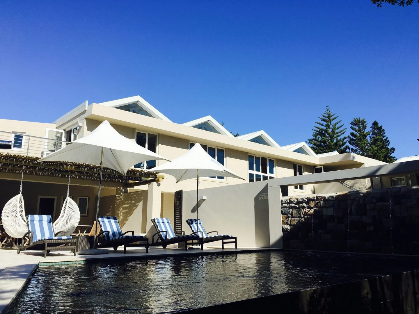 Abalone Guest Lodge