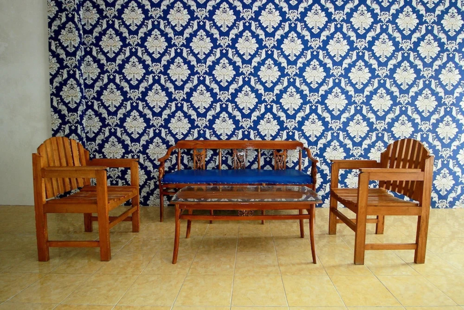 OYO 1981 Unib Kostel