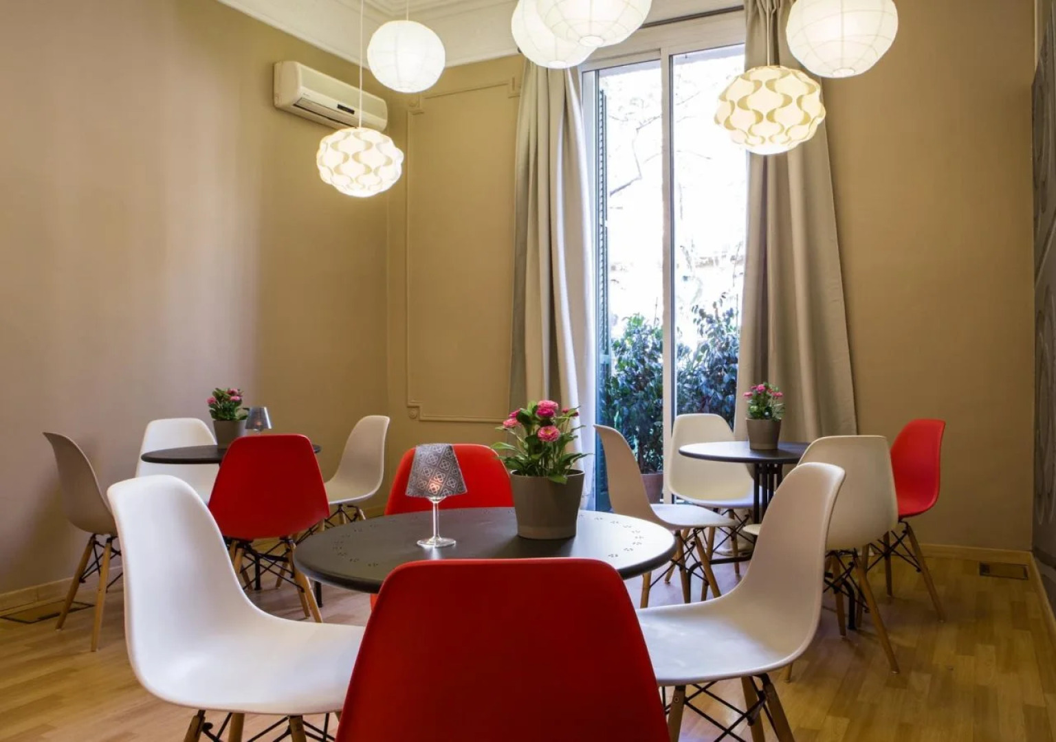 Born Barcelona Hostel