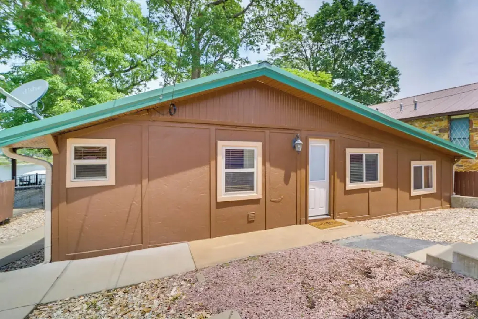 2 Boat Docks: Grand Lake Waterfront Home