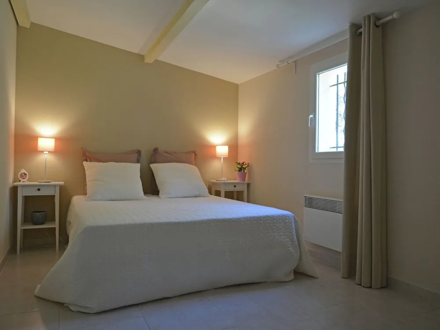 Sun-kissed Villa in Carpentras With Swimming Pool