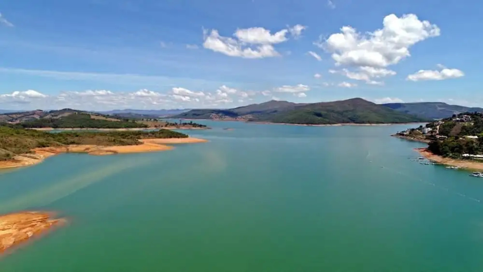 Vista do Lago - Casa para 16 pessoas com 4 quartos