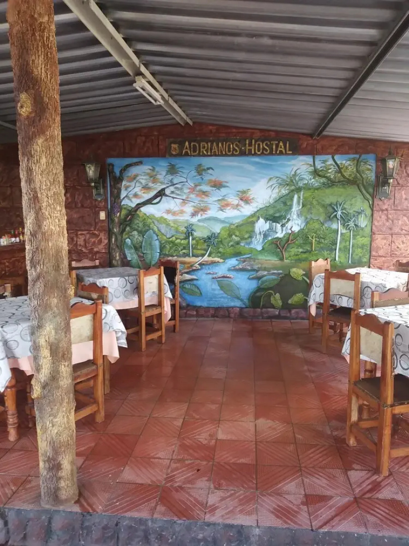 Adrianos Hostal