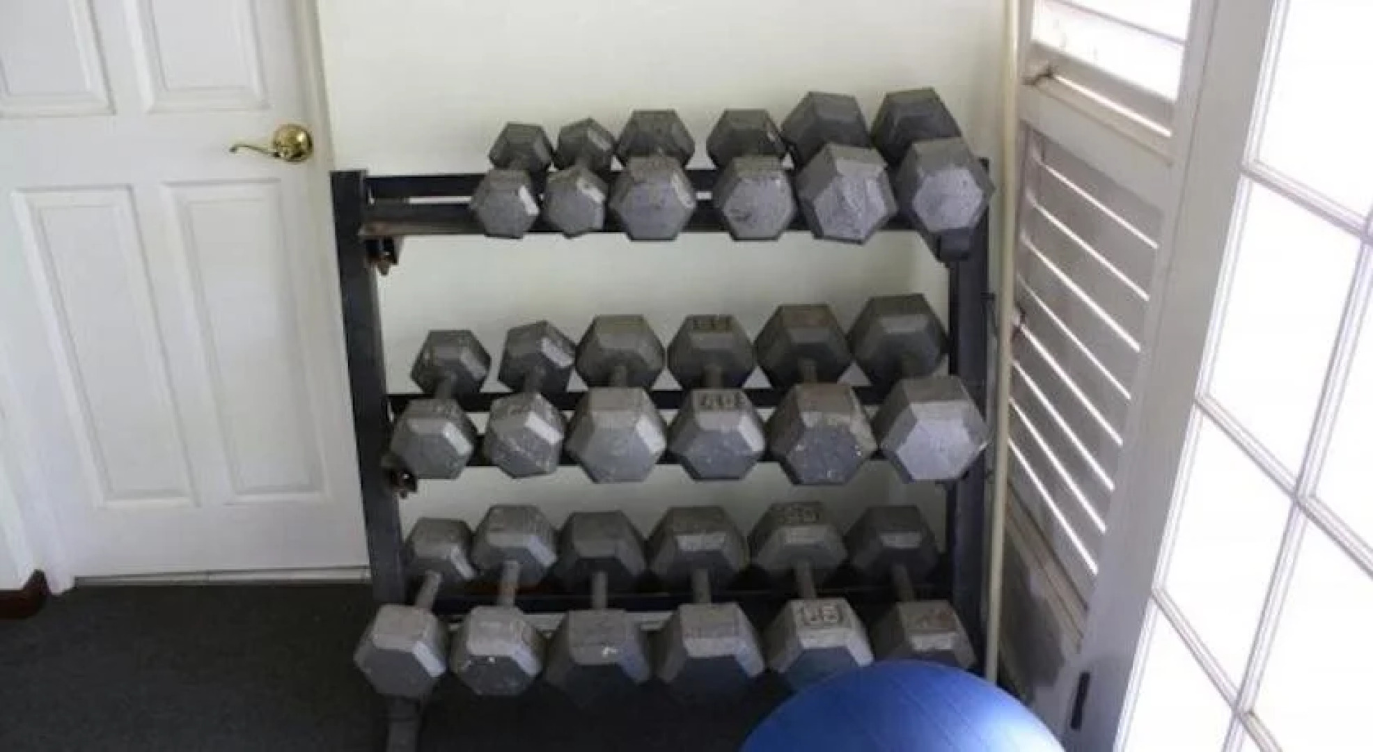 Hill Top Kingston Jamaica Bed & Breakfast