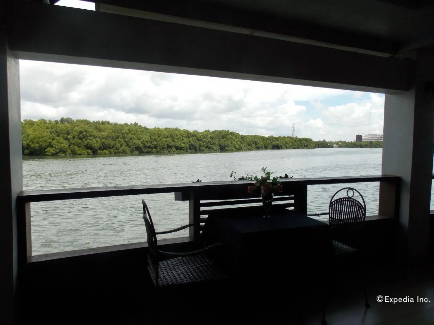 Regatta Residence Hotel