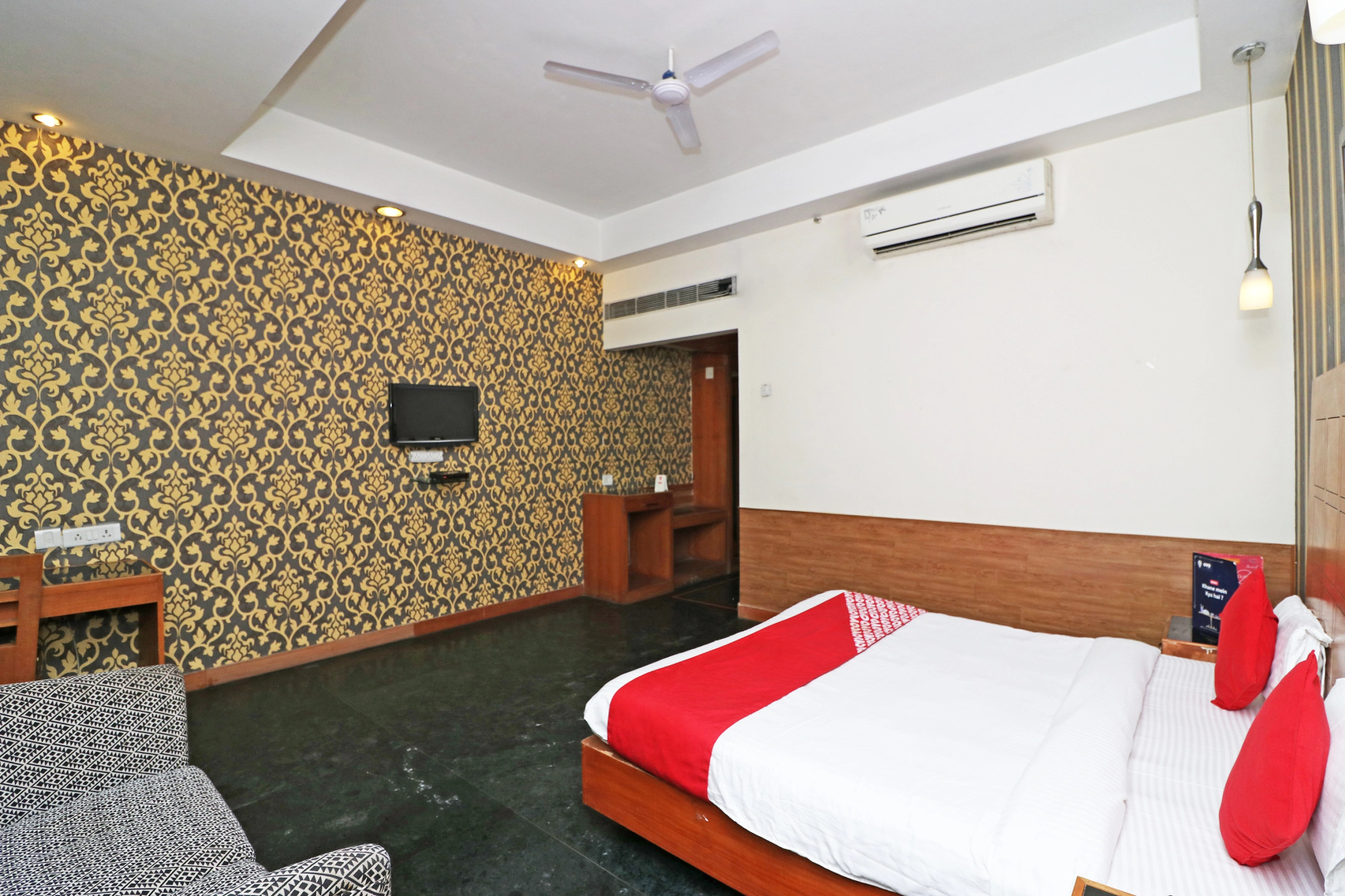 OYO 421 One Hotel