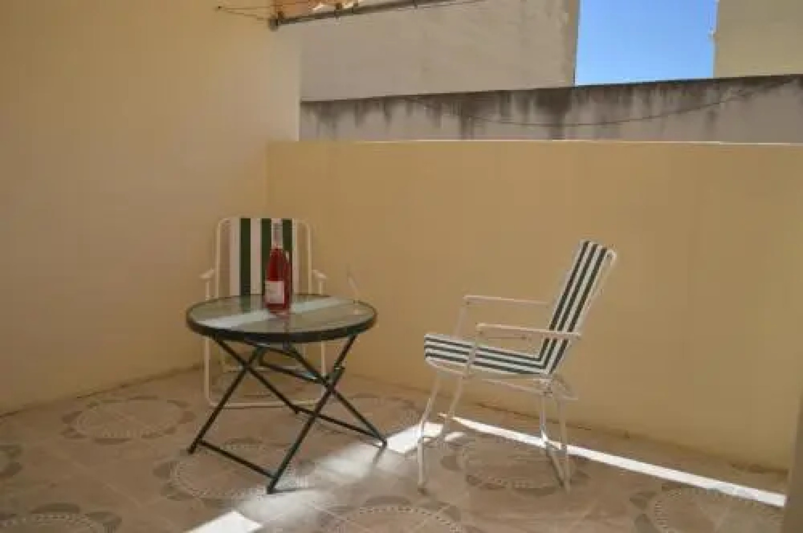 The April Maisonette