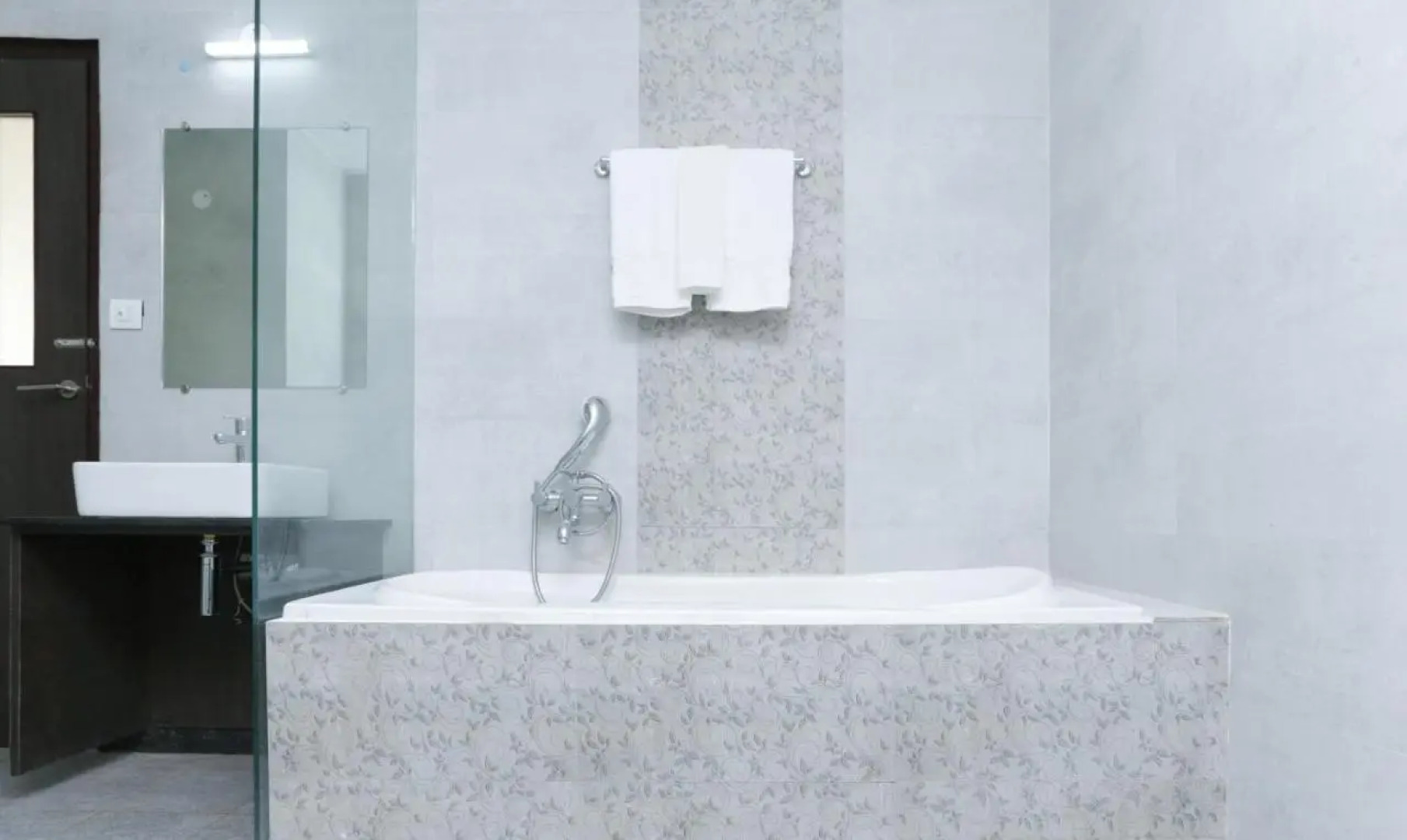 Treebo Sunrise IG Road