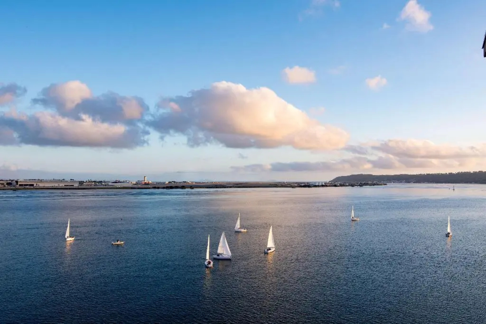 Hilton San Diego Airport/Harbor Island
