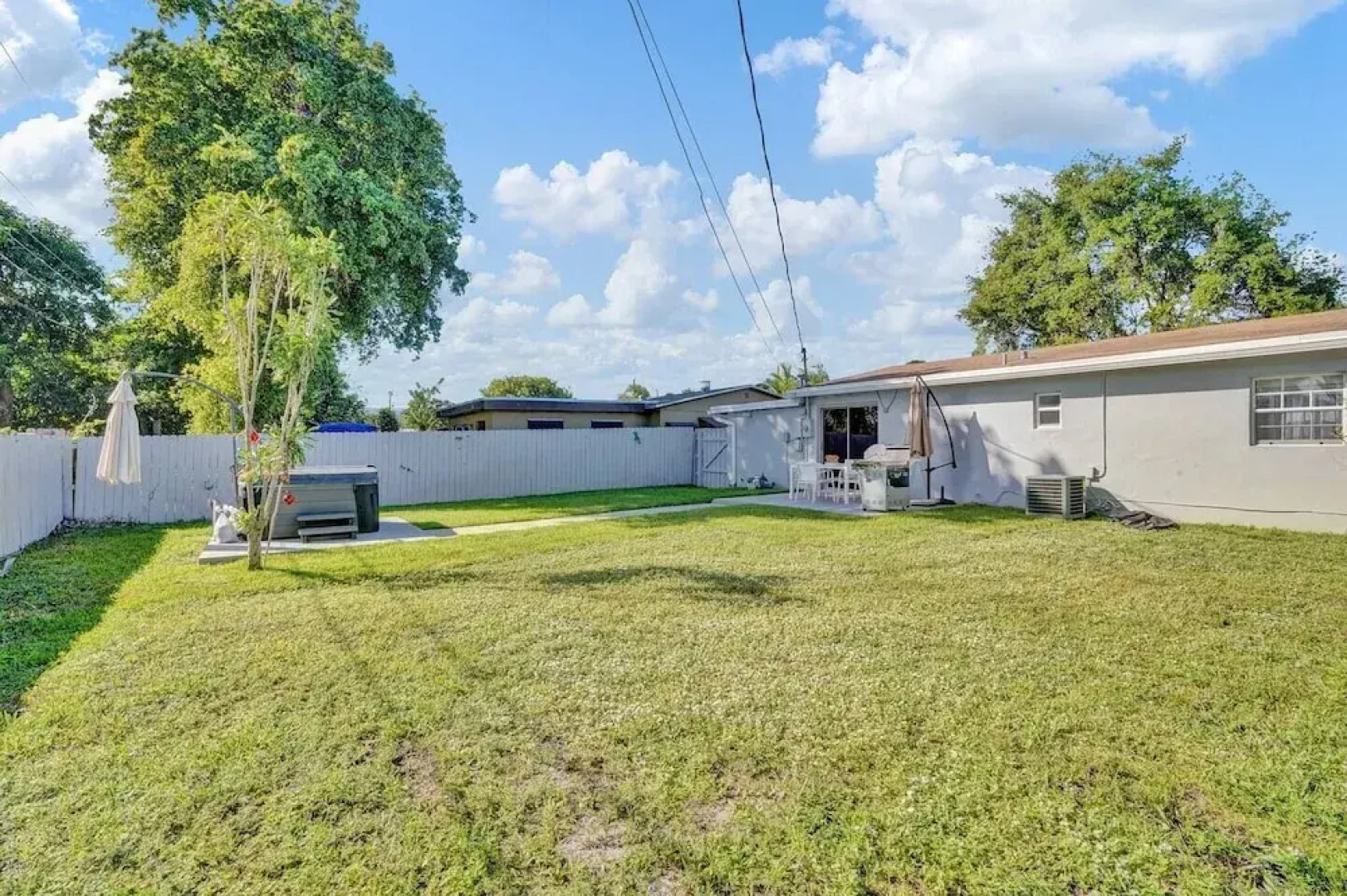 Newly Renovated 3BR Home with Hot tub