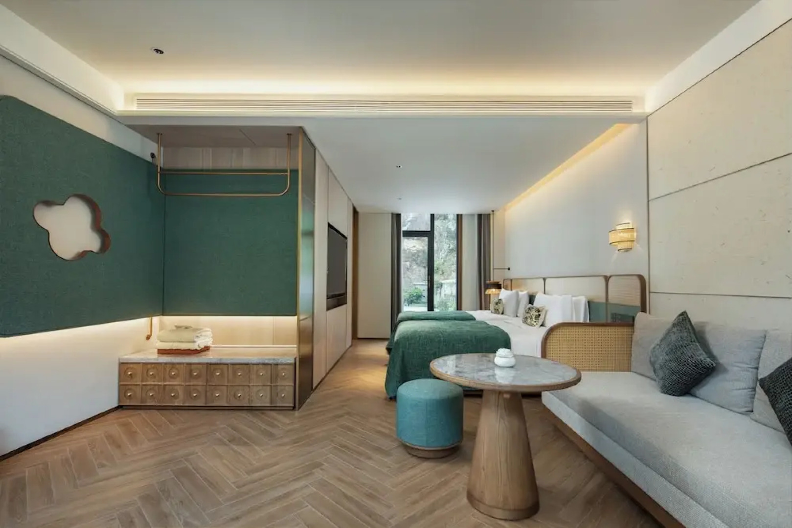 Oclinda de flori cu izvor termal Lin Yin