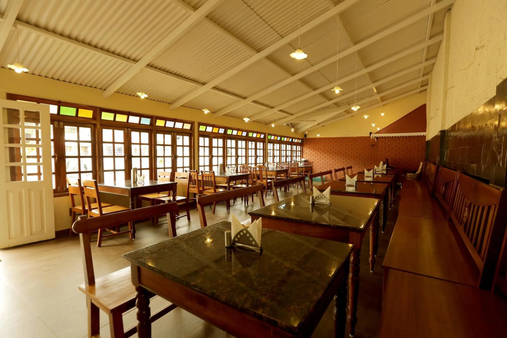 OYO Premium Heritage Stays Charing Cross