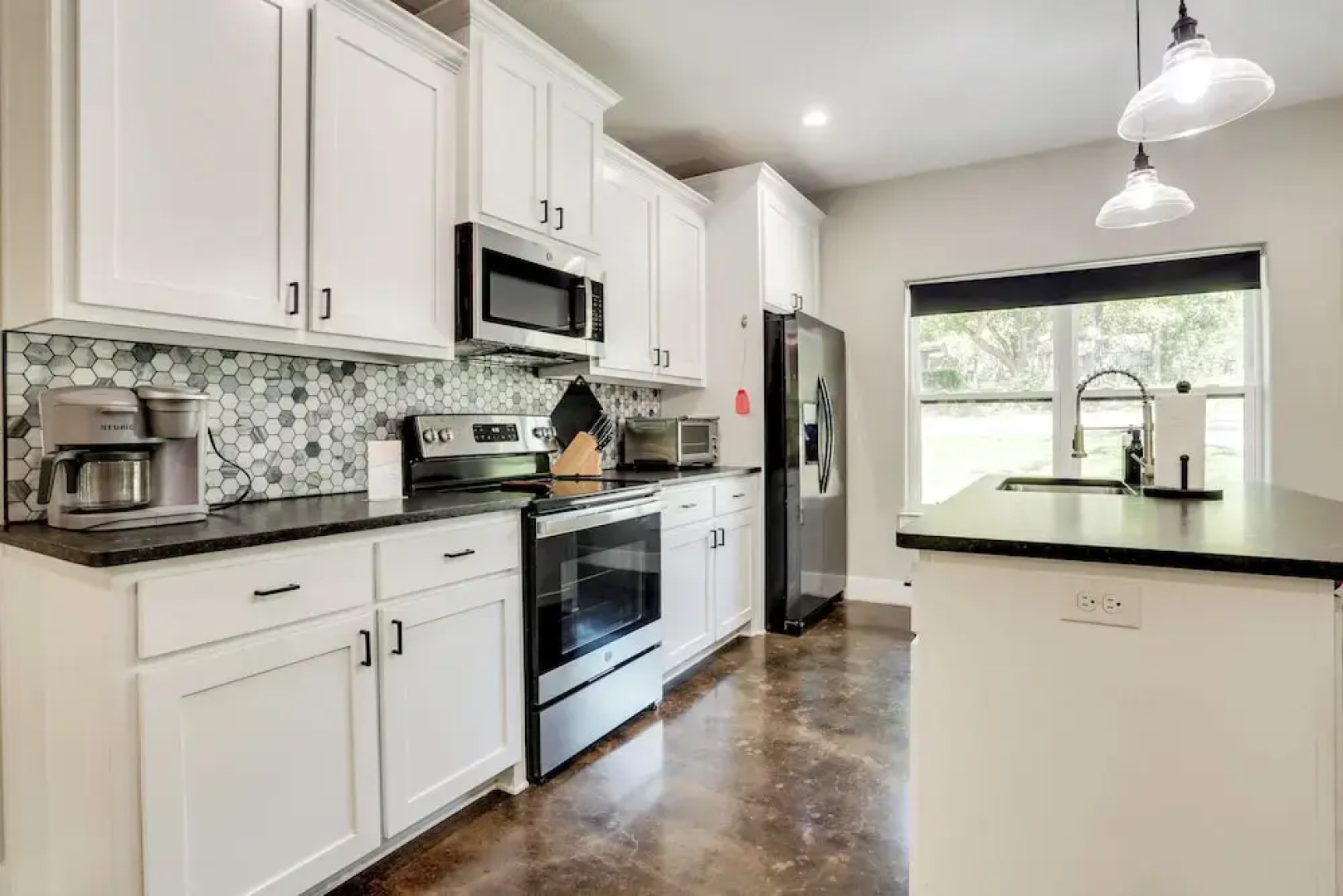 1 Mi to Boating & Beaches: Lake Texoma Getaway