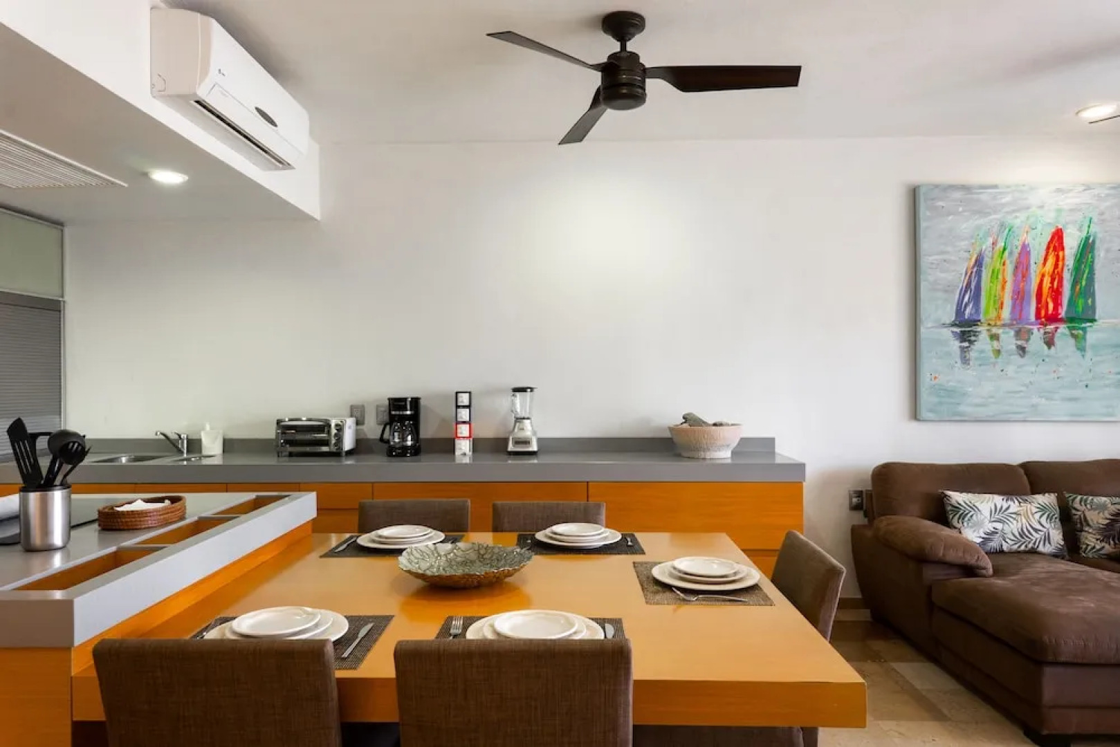 Homing Bird Apartments