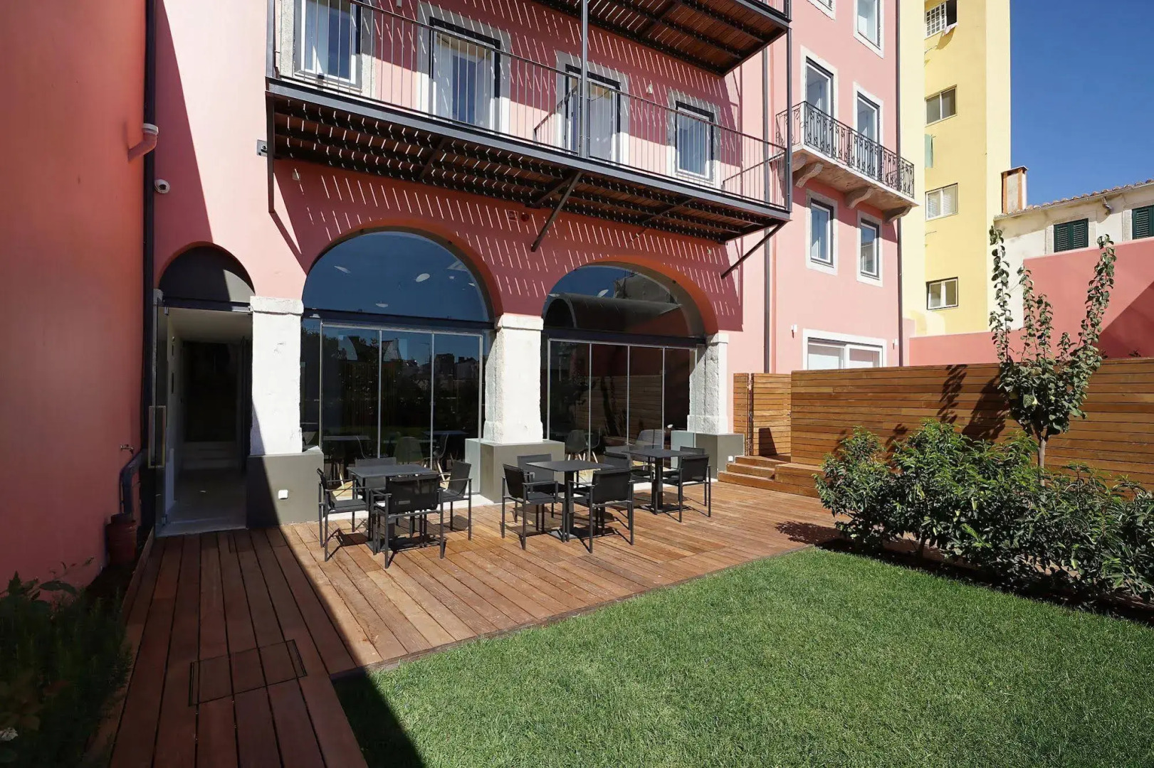 Hello Lisbon São Bento Valley Boutique Apartments