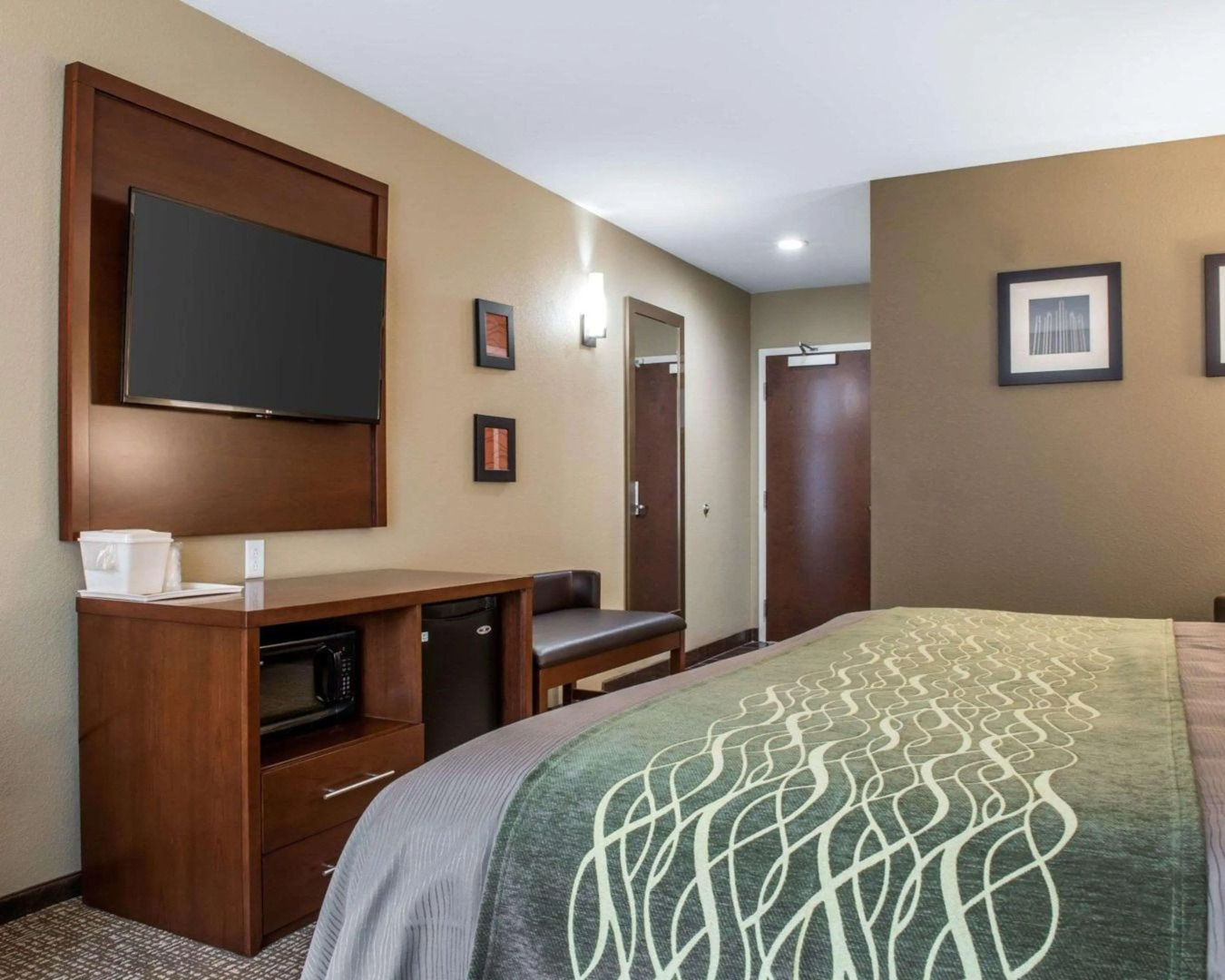 Comfort Inn & Suites Pittsburgh South