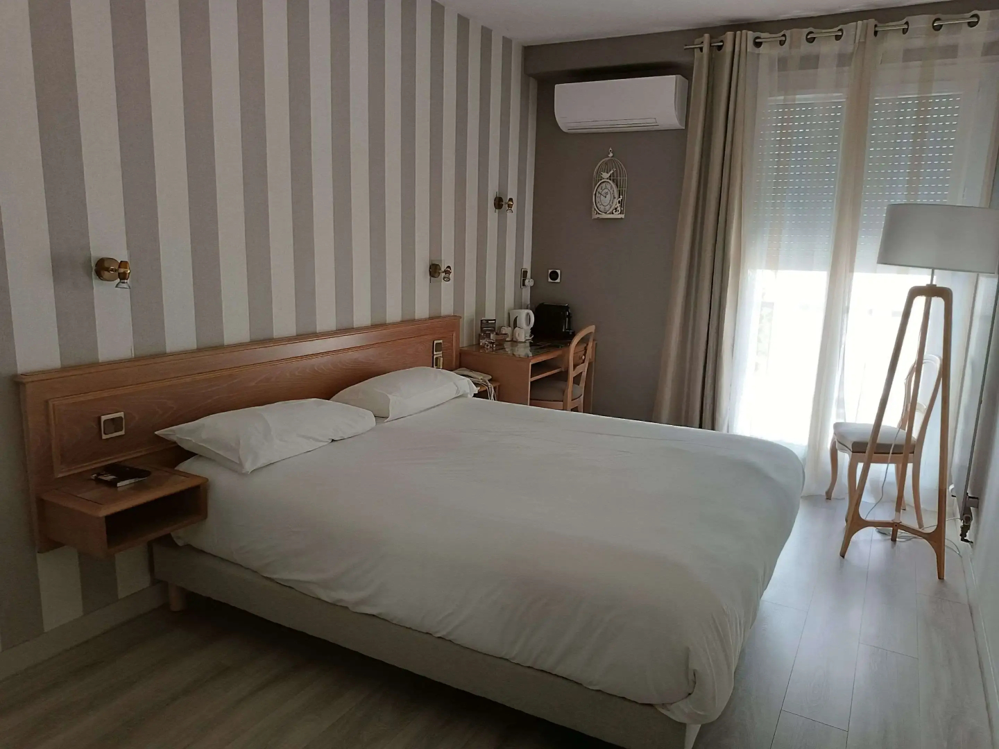 Contact Hôtel des Deux Moulins Limoges - Proche de la gare